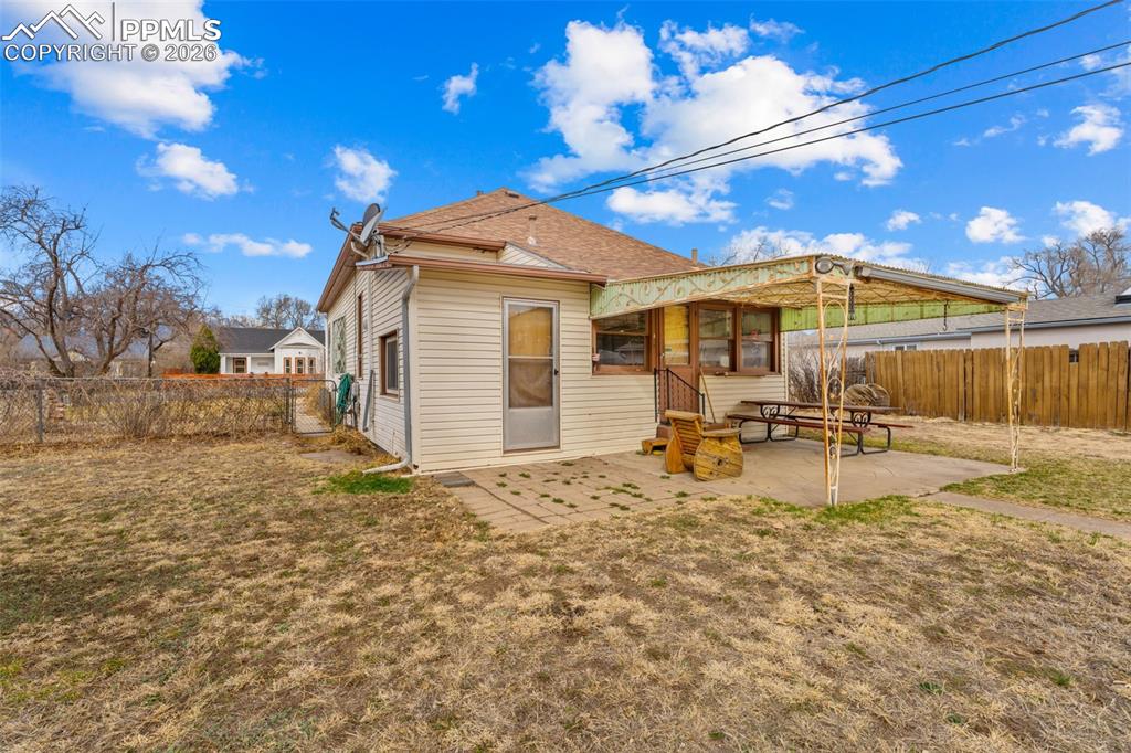 Image 22 of 32: Back of Structure