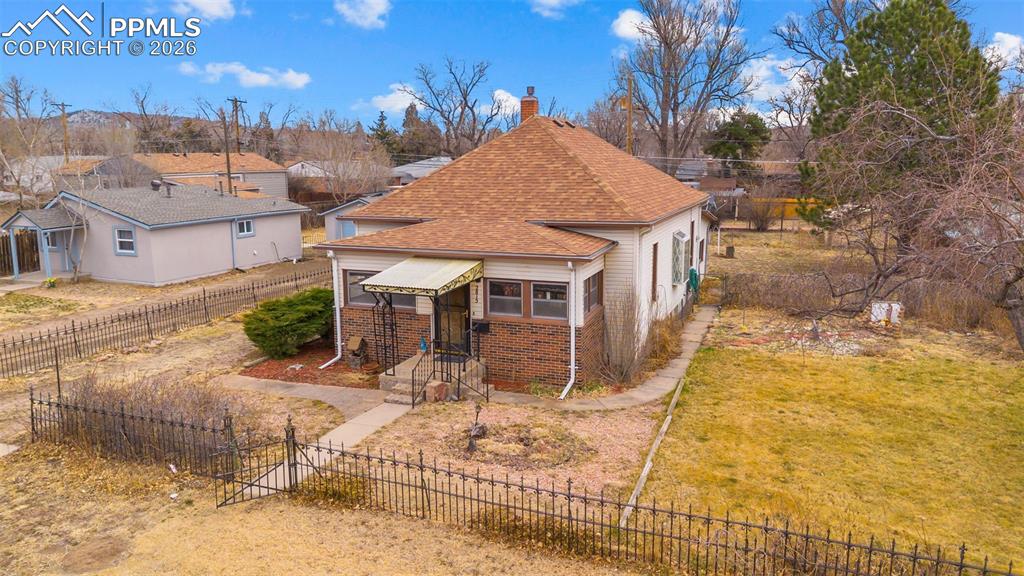 Image 27 of 32: Front of Structure