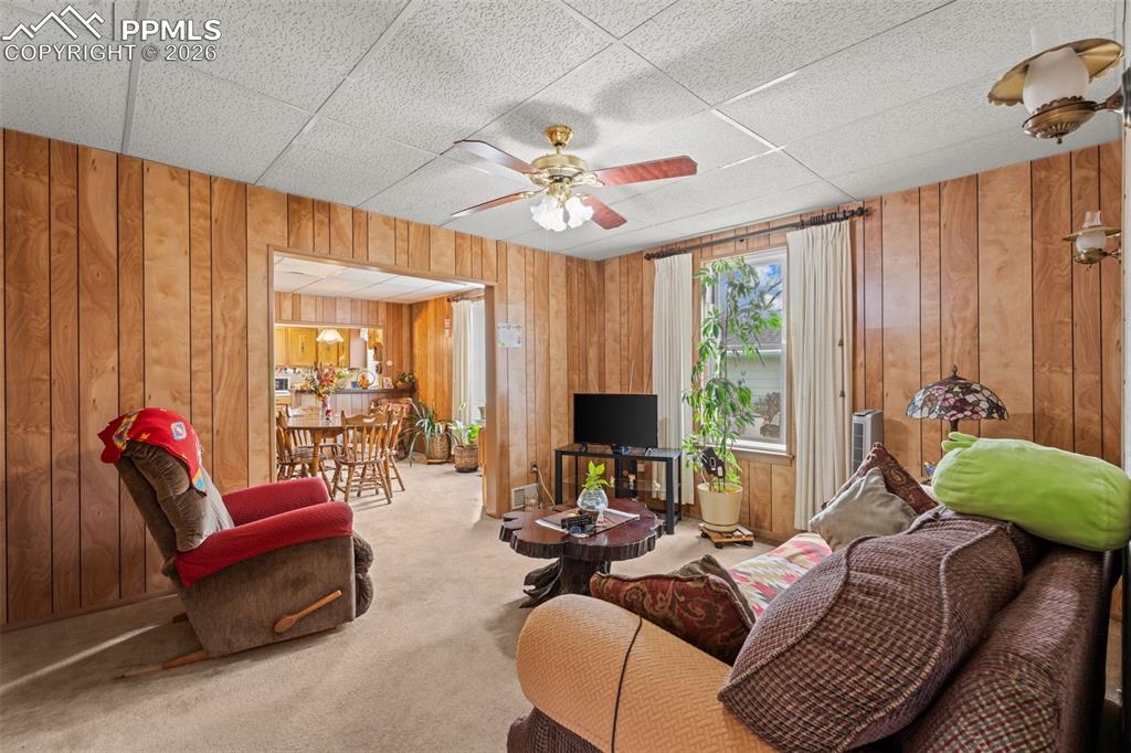 Image 7 of 32: Living Room