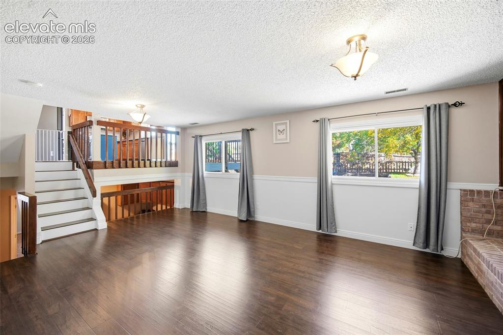 Image 19 of 50: Family Room