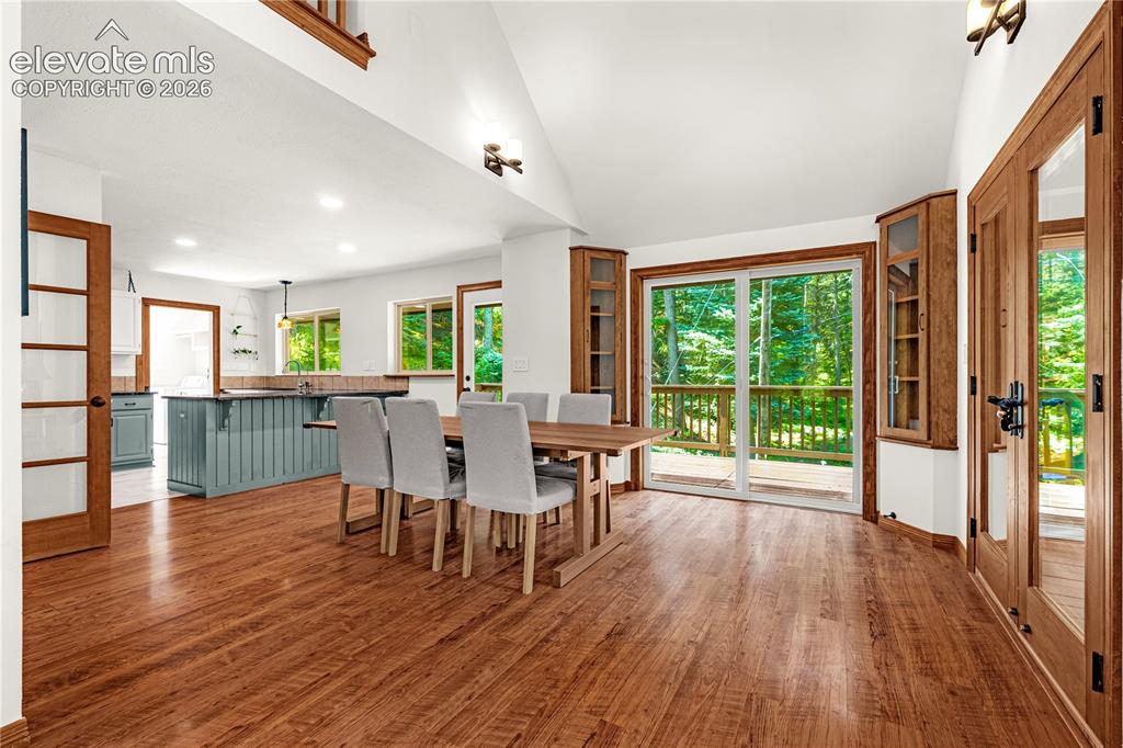 Image 7 of 44: Dining Area