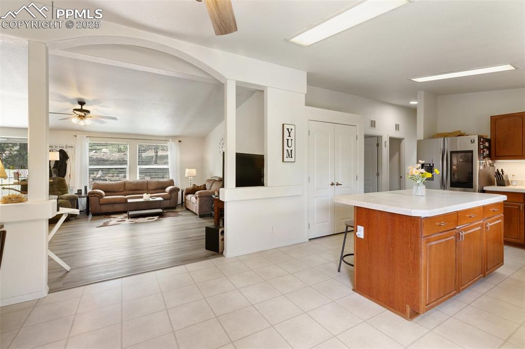 Image 15 of 37: Kitchen