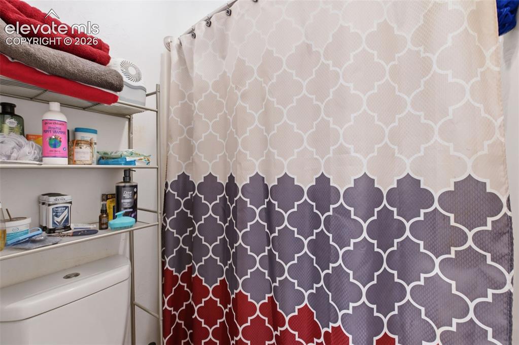 Image 11 of 22: Bathroom