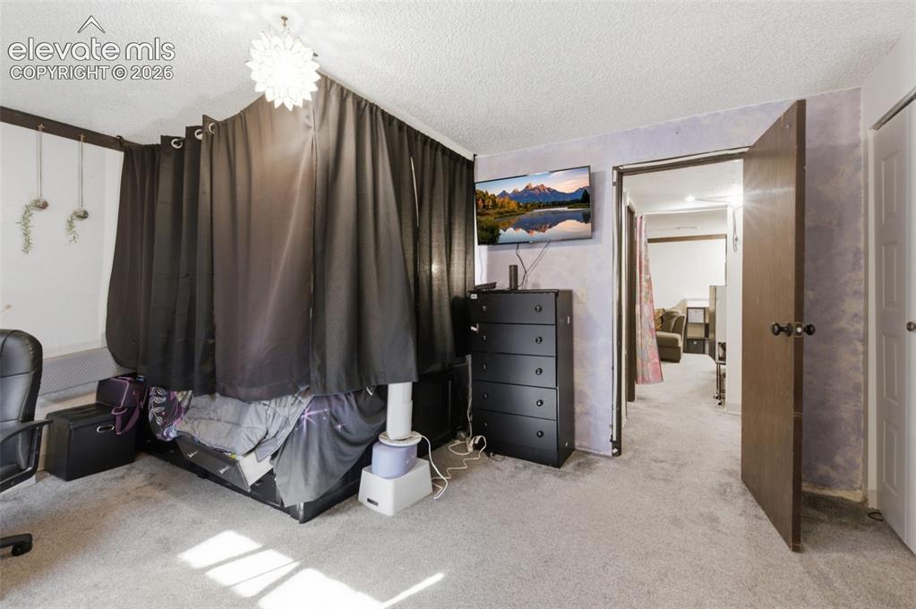 Image 17 of 22: Bedroom