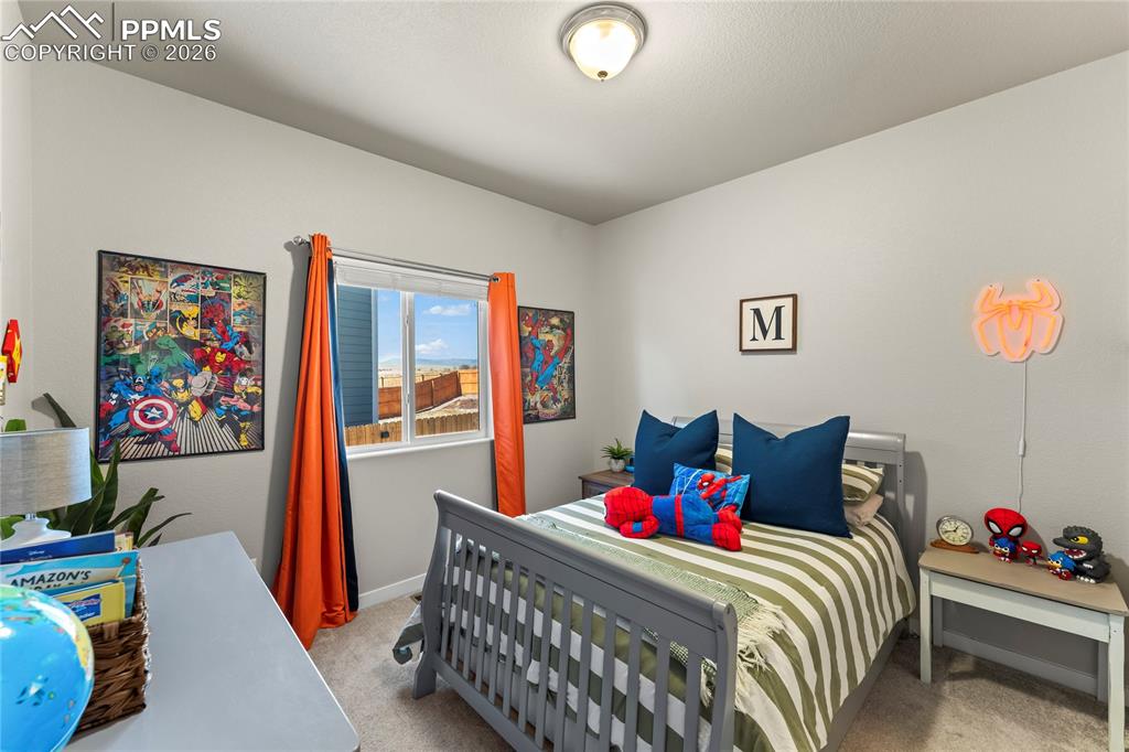 Image 15 of 40: Bedroom