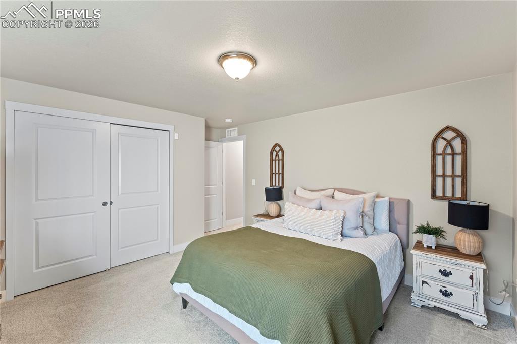 Image 30 of 40: Bedroom