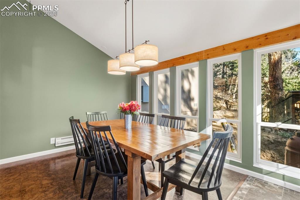 Image 22 of 50: Dining Area