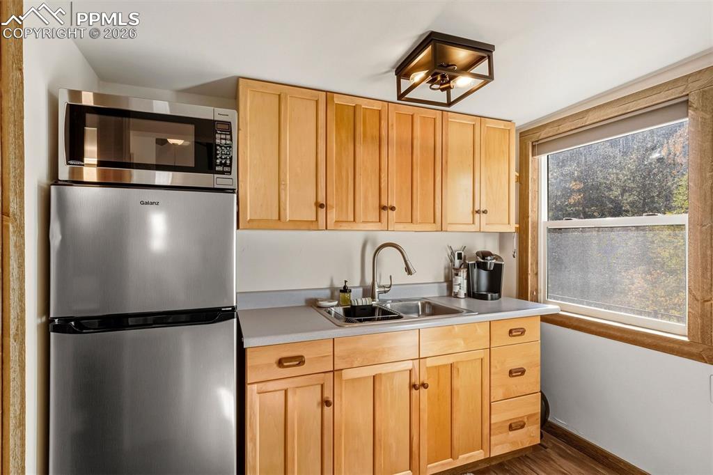 Image 41 of 50: Kitchen