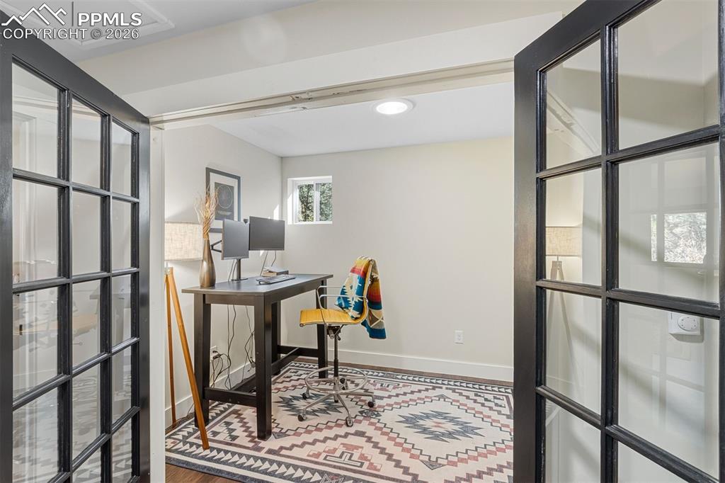 Image 6 of 50: Office