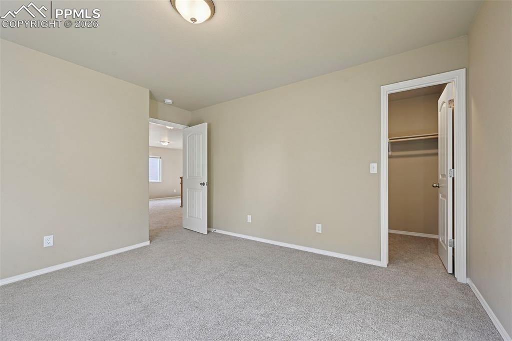 Image 27 of 33: Bedroom