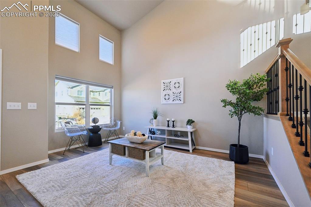 Image 5 of 33: Living Room