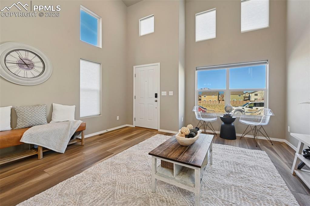 Image 6 of 33: Living Room