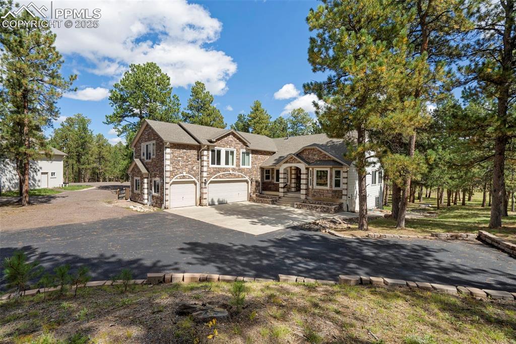 Image 11 of 50: Front of Structure