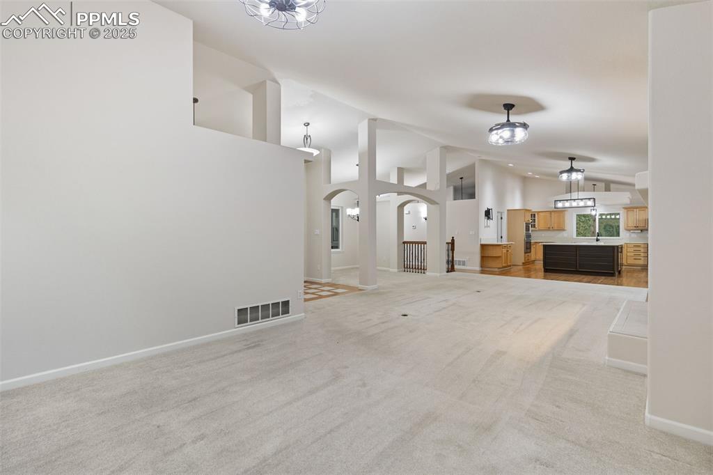 Image 20 of 50: Living Room