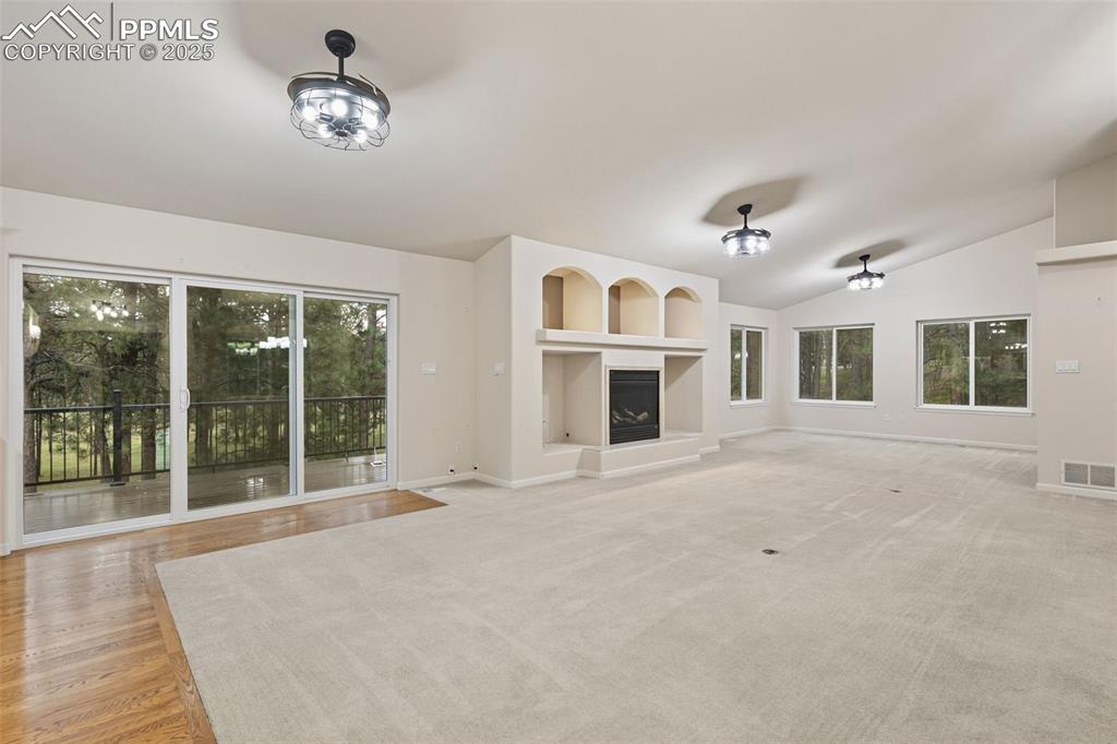 Image 23 of 50: Living Room