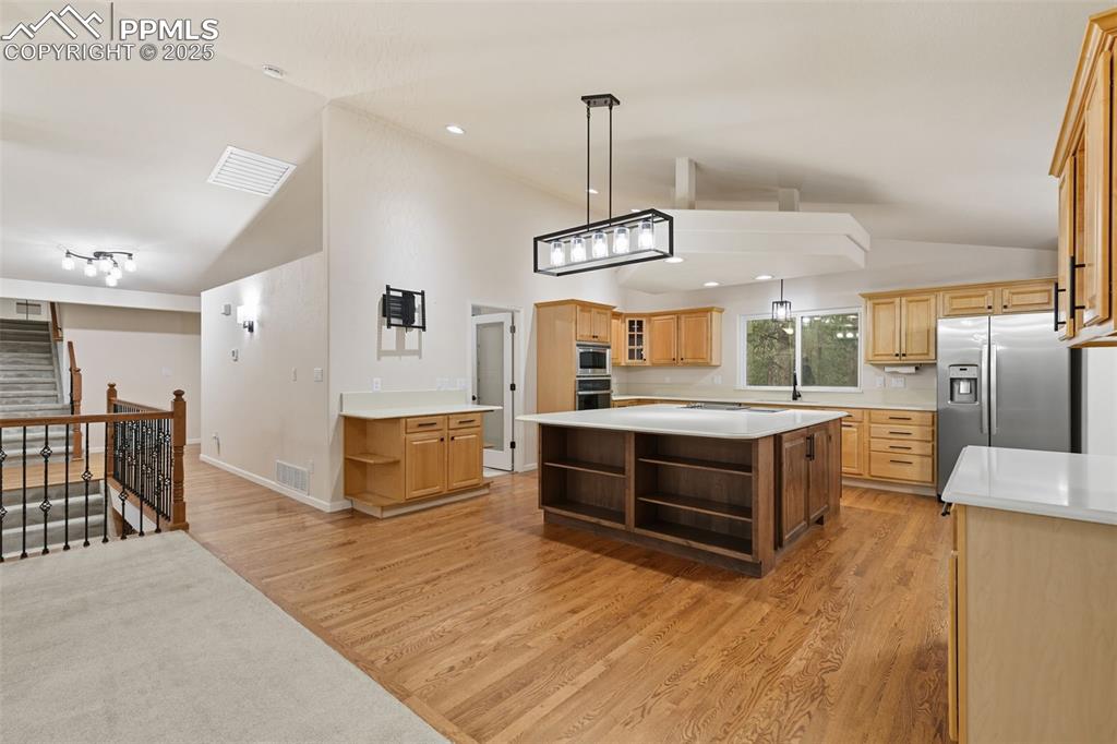 Image 26 of 50: Kitchen