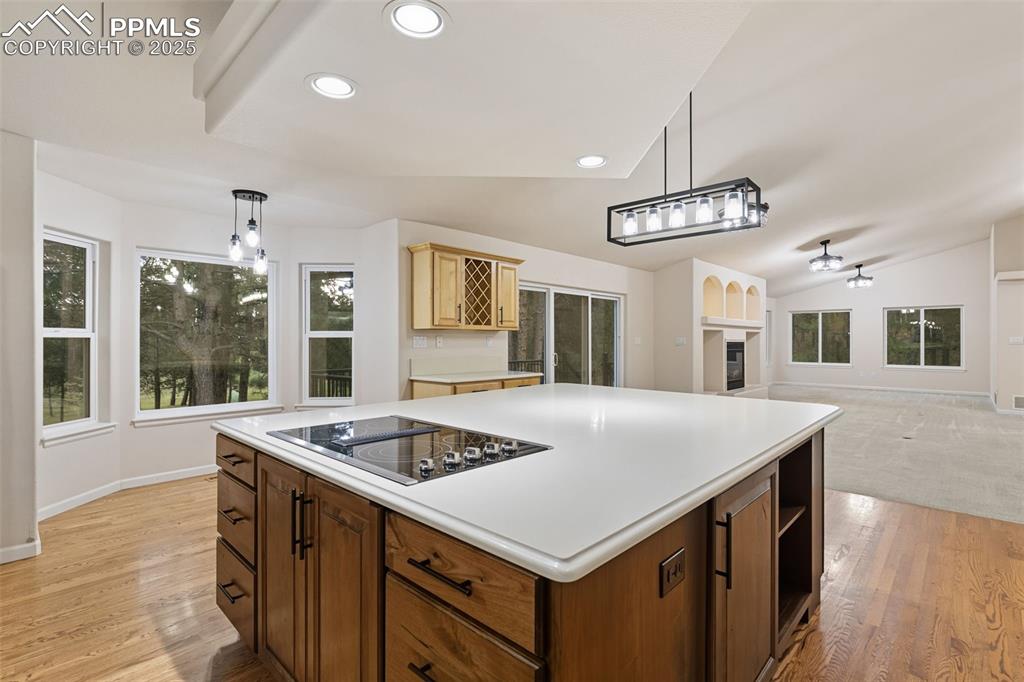 Image 29 of 50: Kitchen