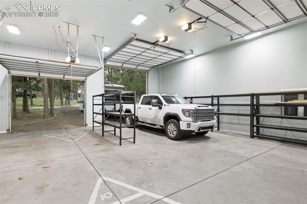 Image 49 of 50: Garage