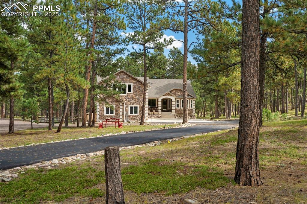 Image 7 of 50: Front of Structure