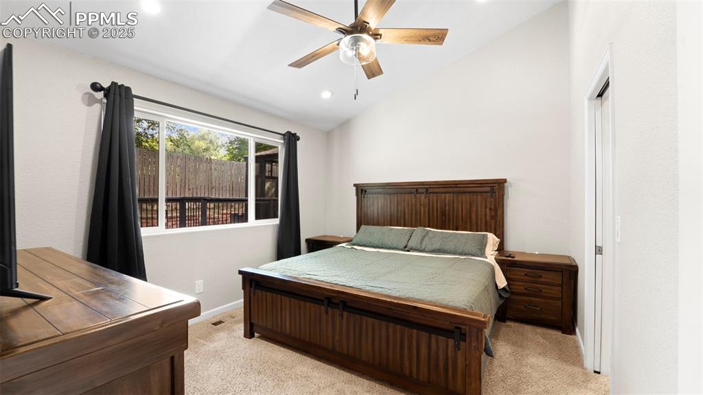 Image 11 of 31: Bedroom