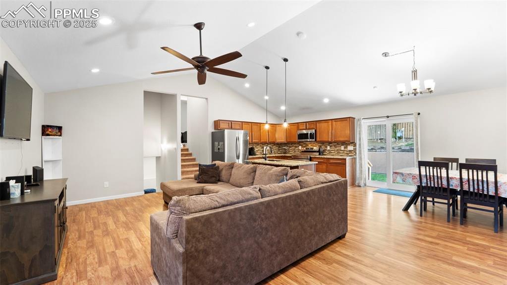 Image 3 of 31: Living Room