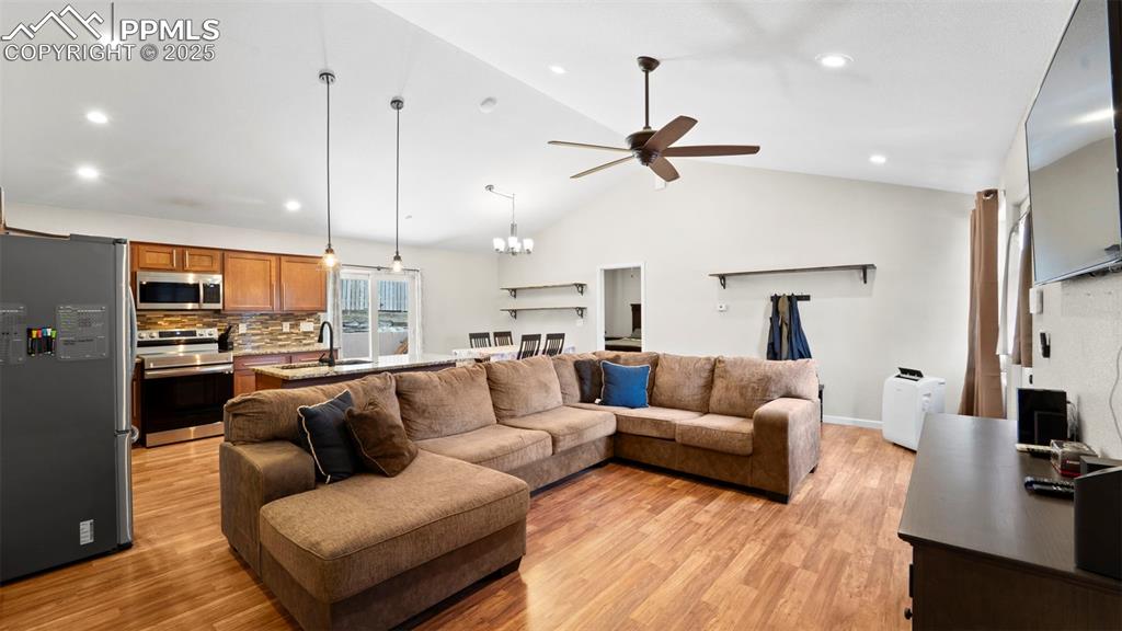 Image 7 of 31: Living Room