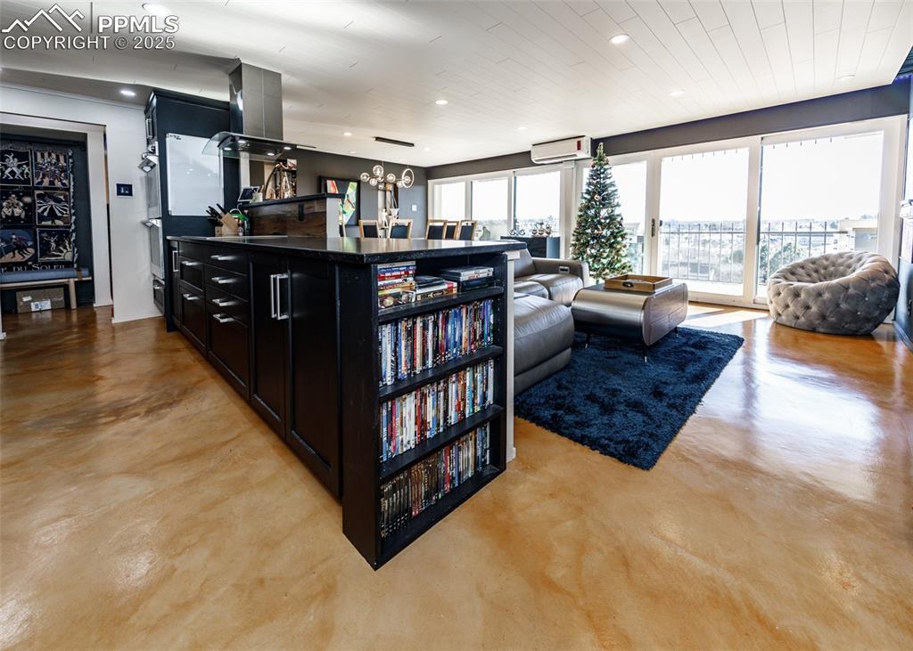 Image 15 of 50: Living Room