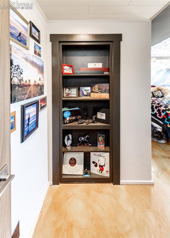 Image 40 of 50: Pantry