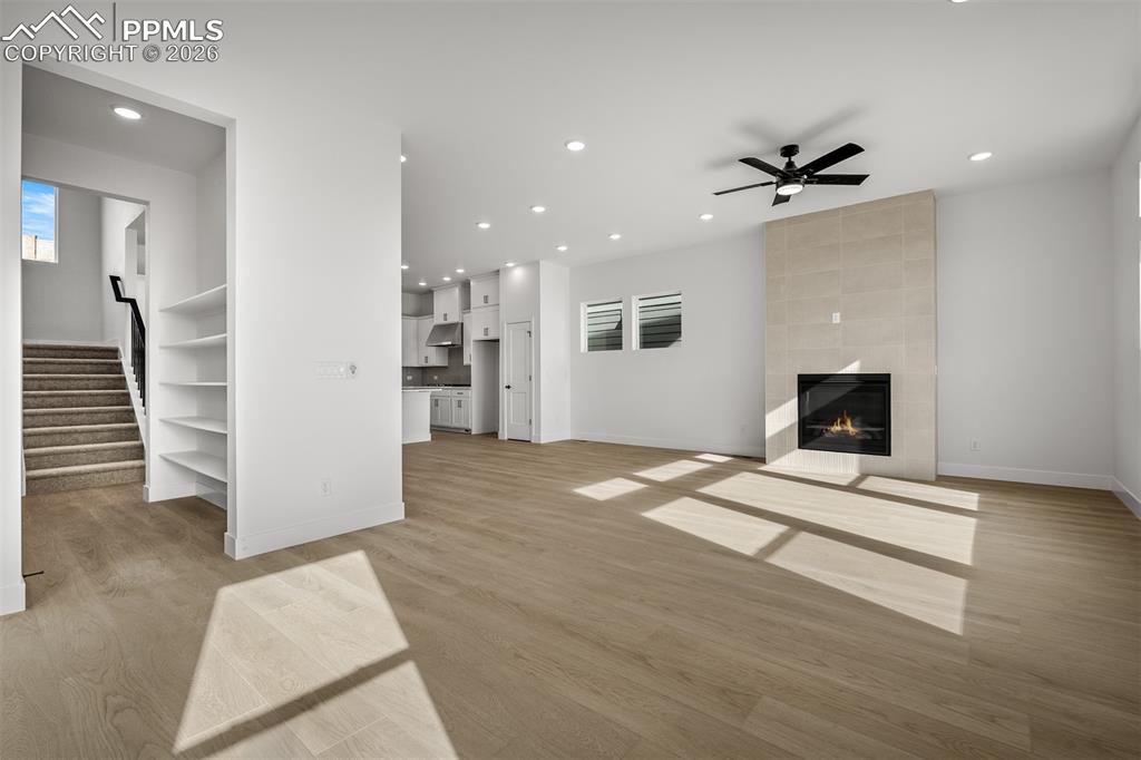 Image 18 of 39: Living Room