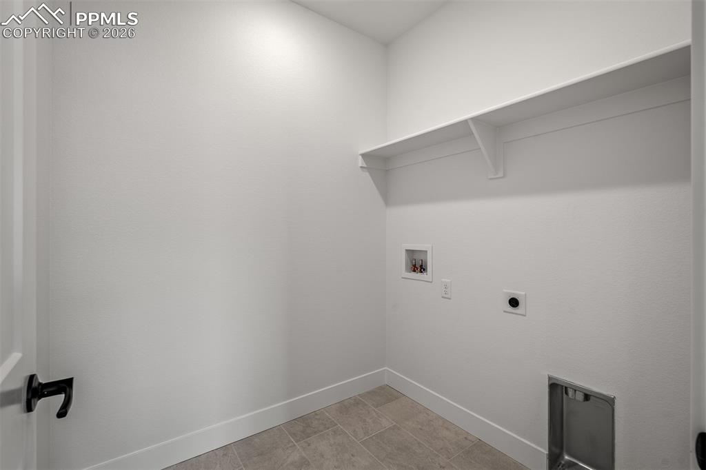 Image 35 of 39: Laundry