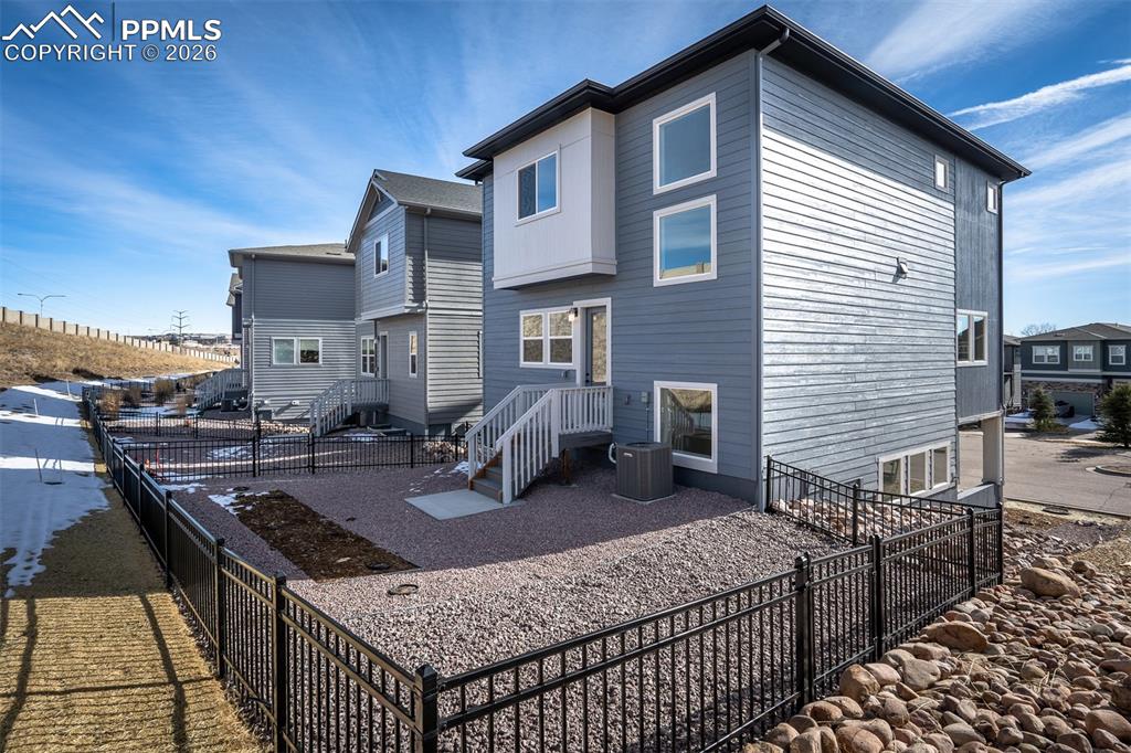 Image 37 of 39: Back of Structure