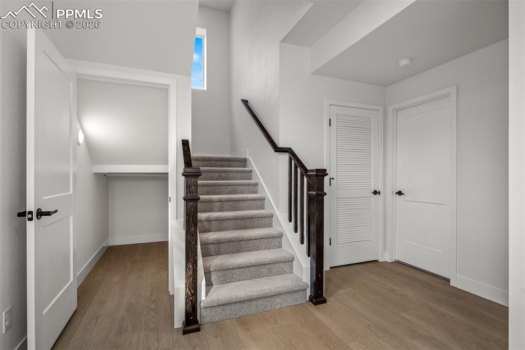 Image 4 of 39: Entrance Foyer