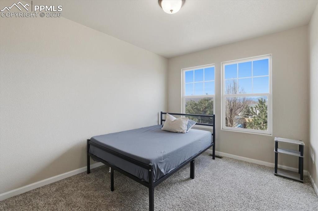 Image 18 of 37: Bedroom