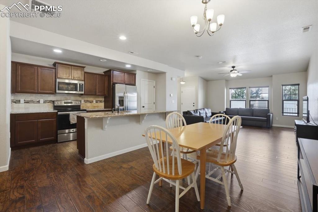 Image 8 of 37: Dining Area