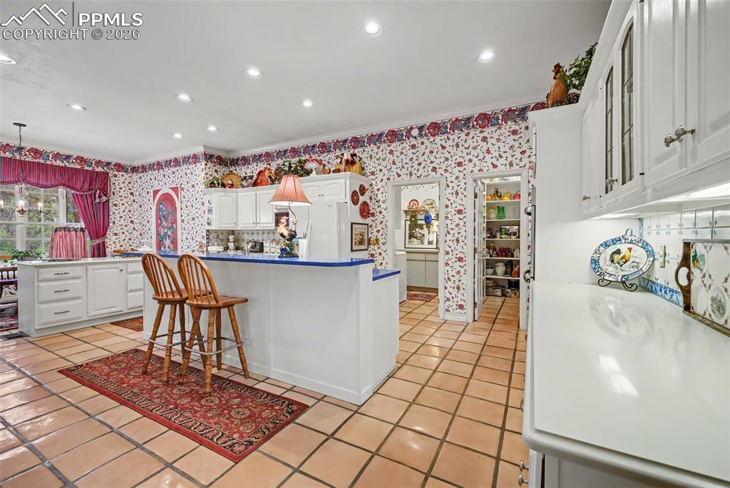 Image 14 of 46: Kitchen
