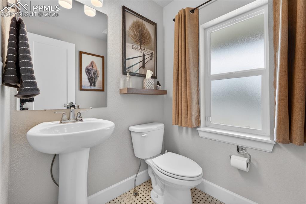 Image 18 of 40: Bathroom