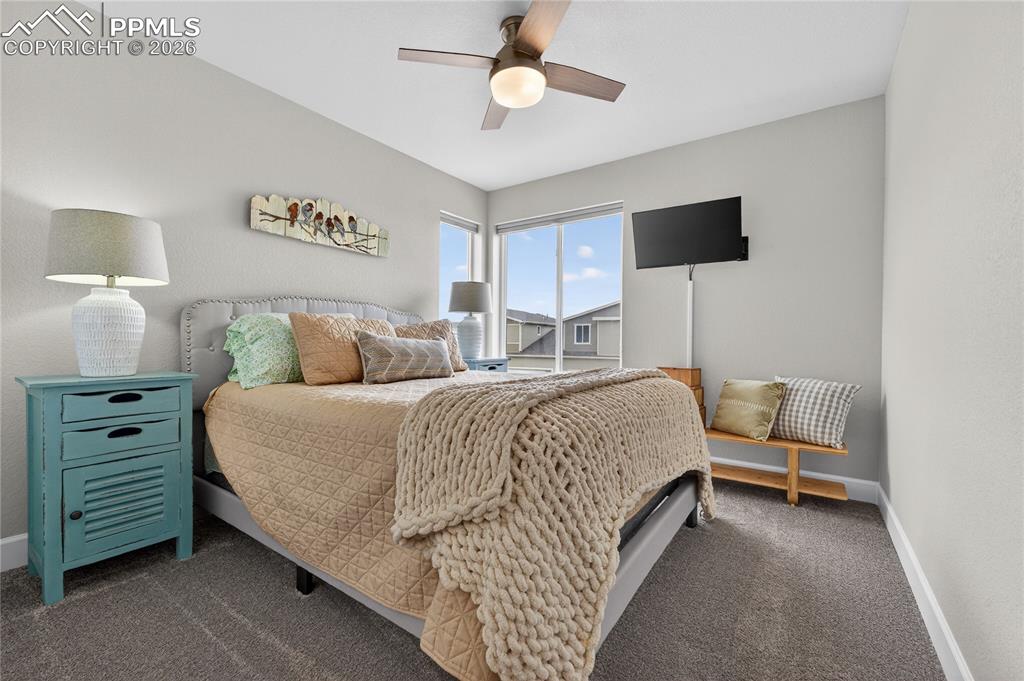 Image 26 of 40: Bedroom