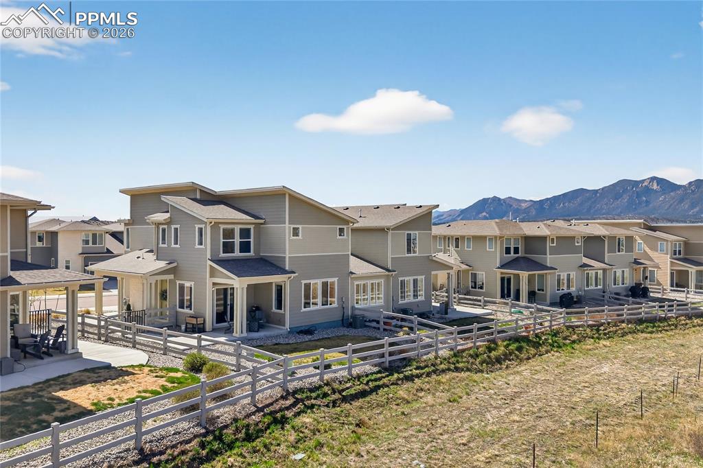 Image 37 of 40: Back of Structure