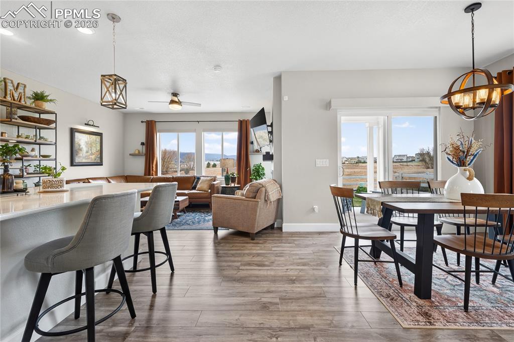 Image 8 of 40: Dining Area