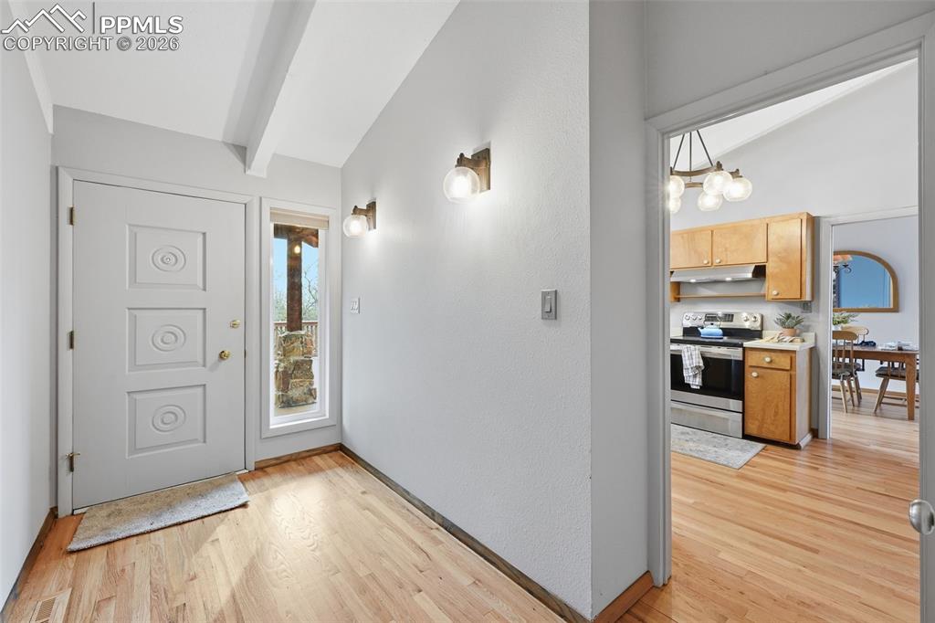 Image 5 of 50: Entry