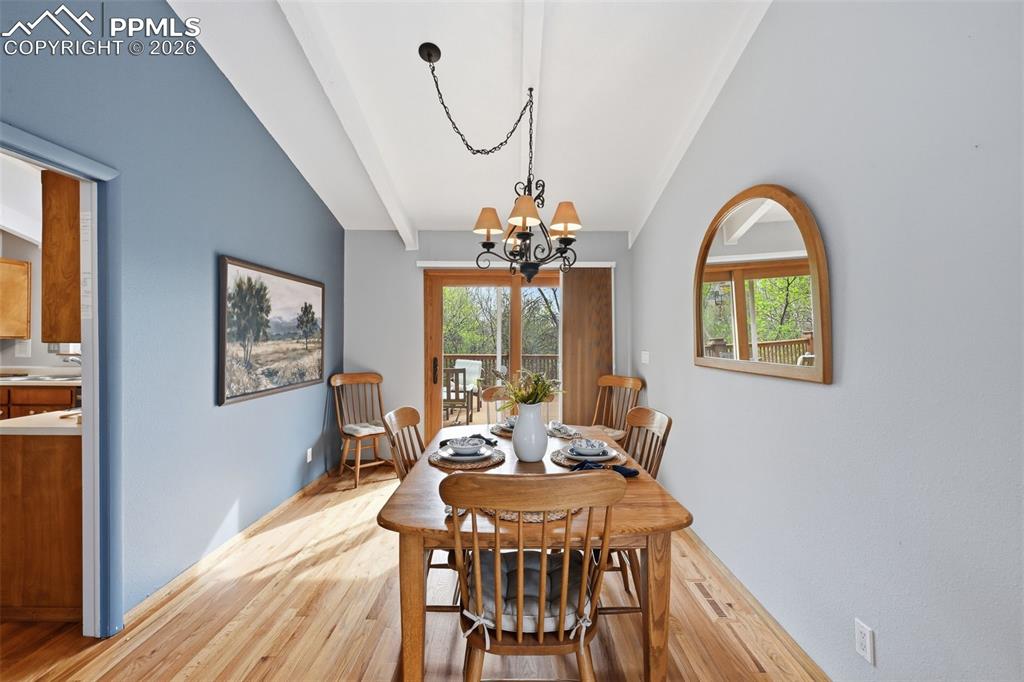 Image 9 of 50: Dining Area