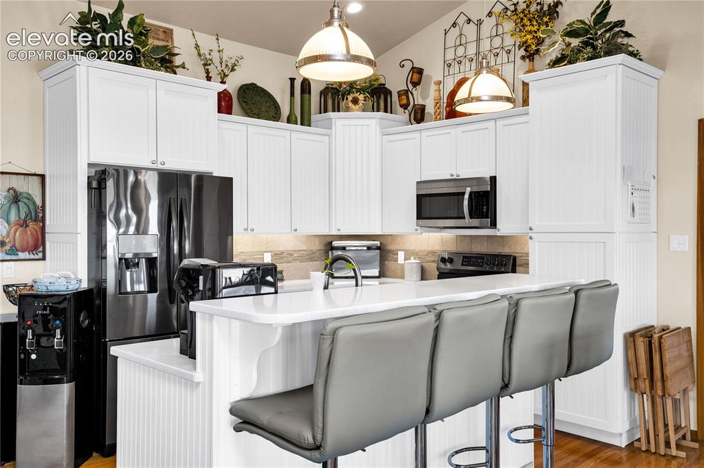 Image 11 of 50: Kitchen