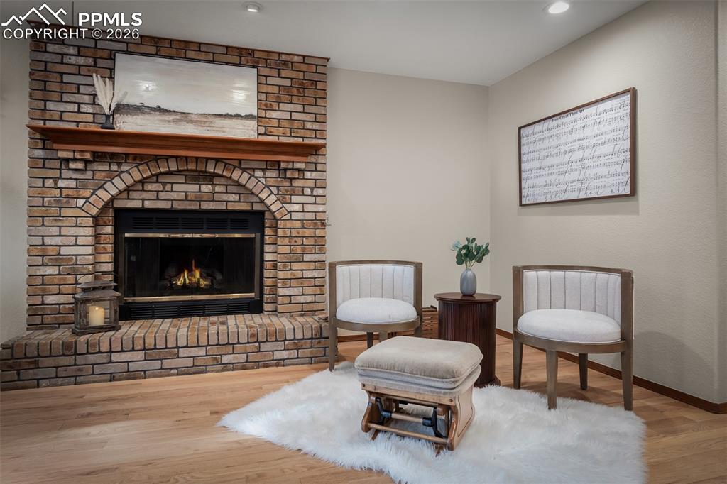 Image 28 of 49: Sitting Room