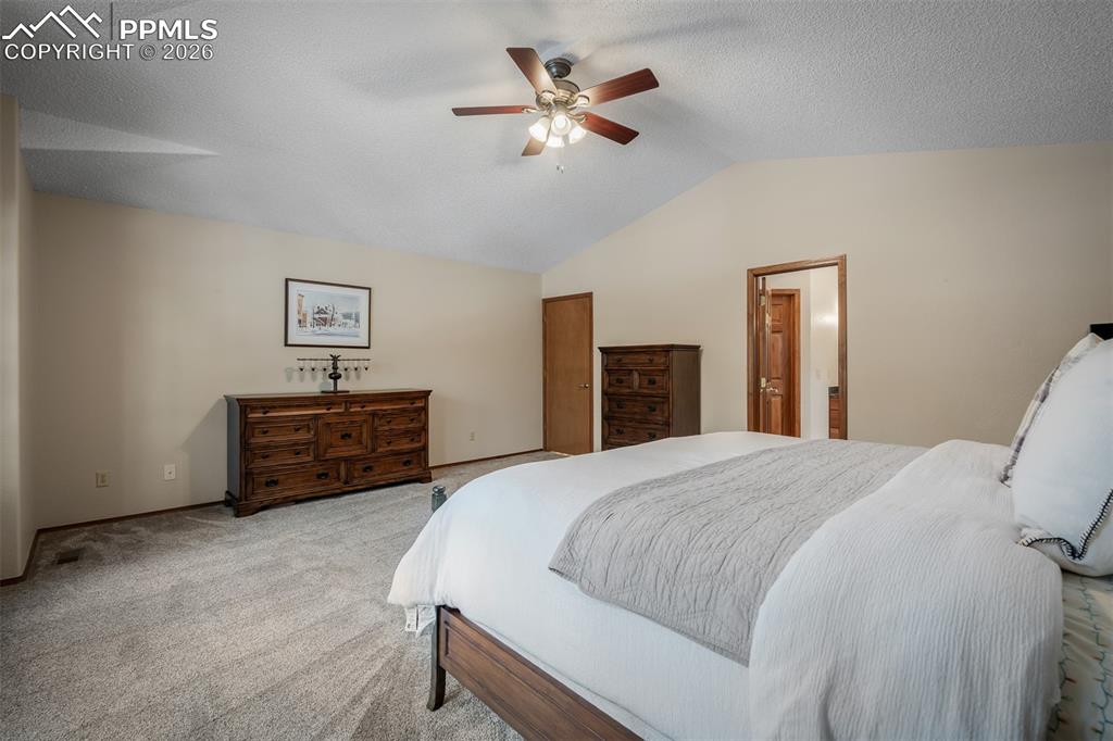 Image 31 of 49: Bedroom