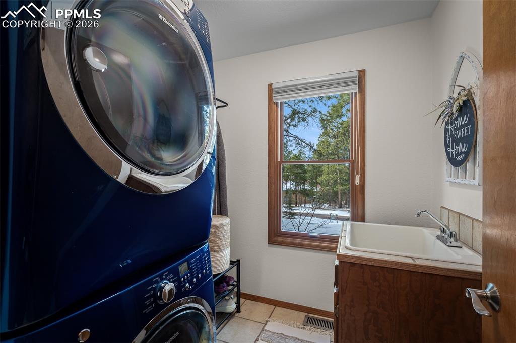 Image 48 of 49: Laundry