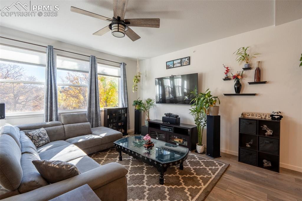 Image 3 of 40: Living room/dining area - main floor