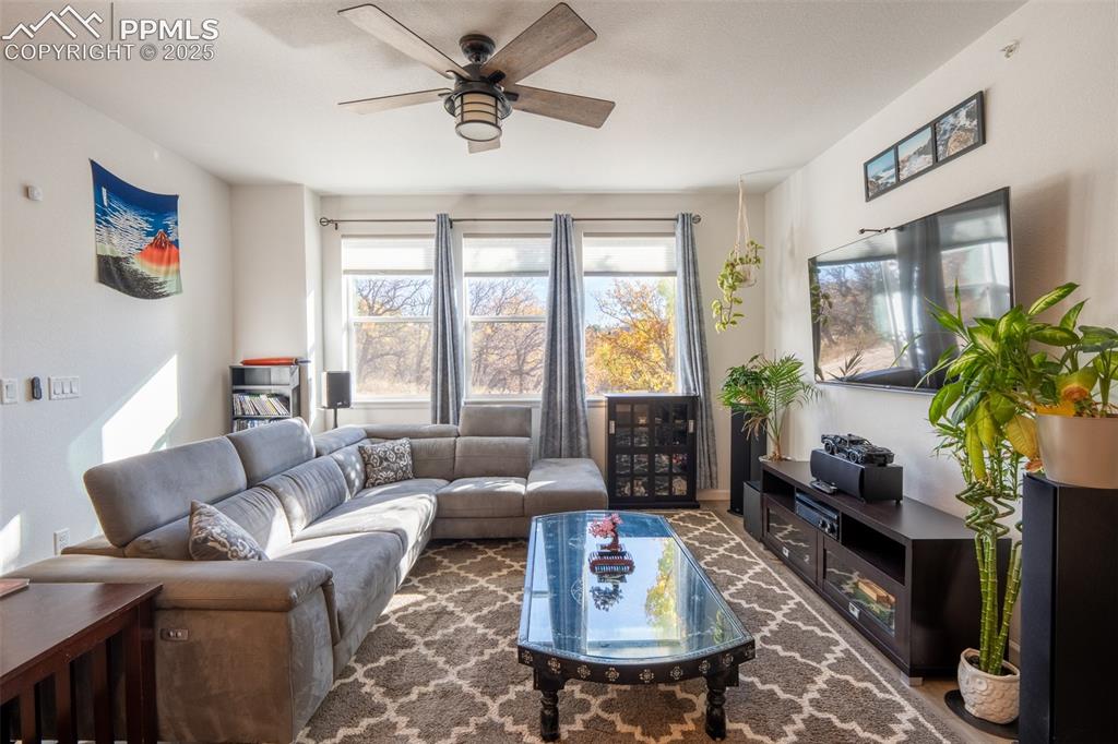 Image 4 of 40: Living room - main floor
