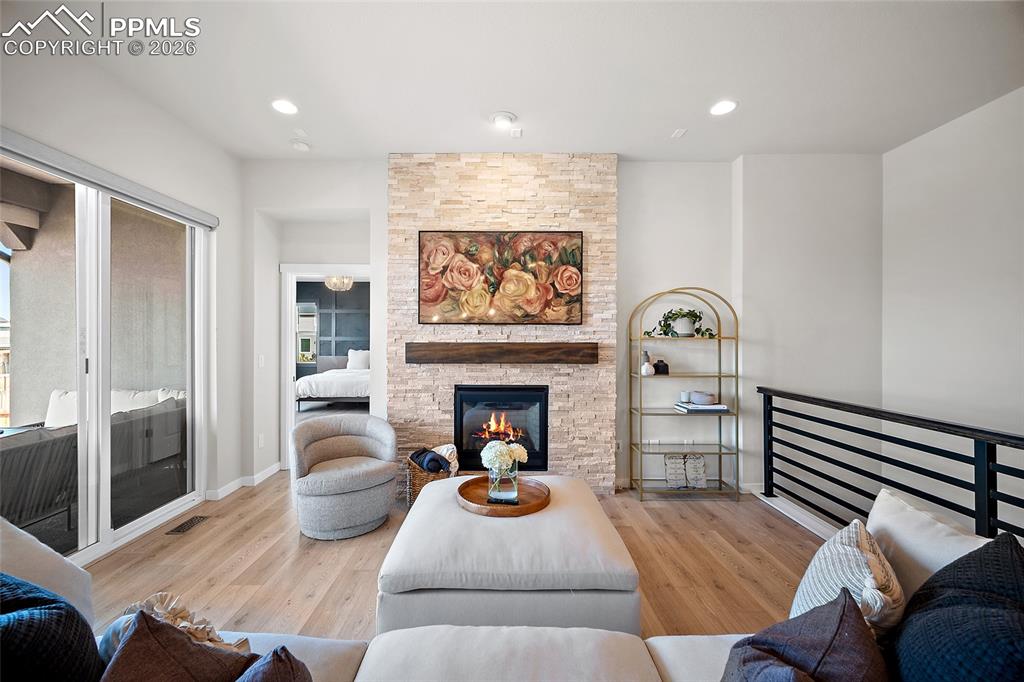 Image 13 of 45: Living Room