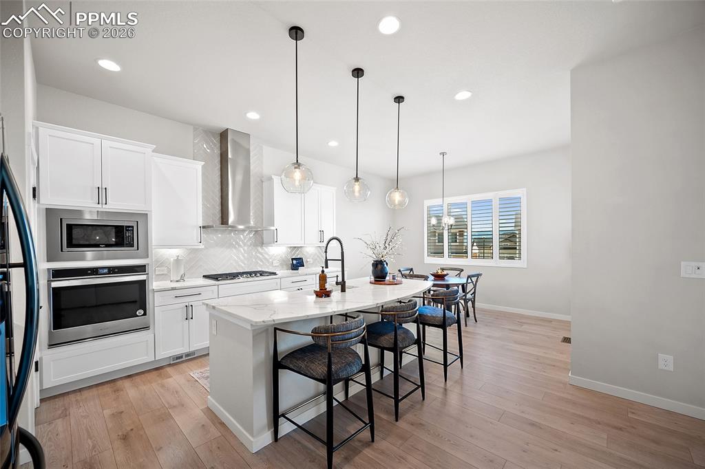 Image 15 of 45: Kitchen