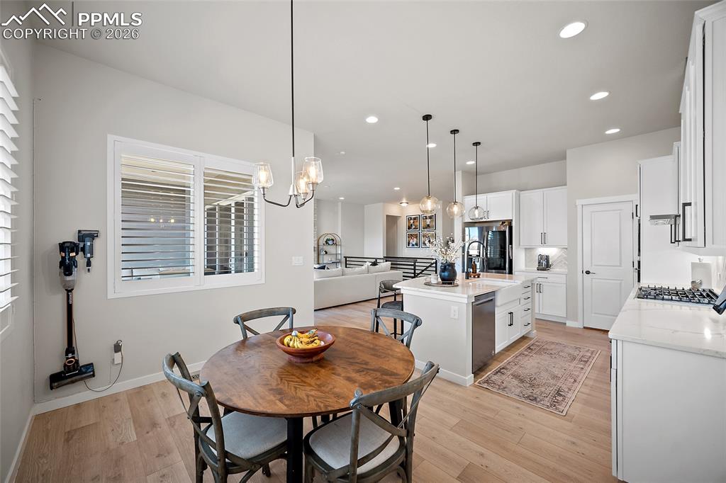 Image 18 of 45: eat in dining room